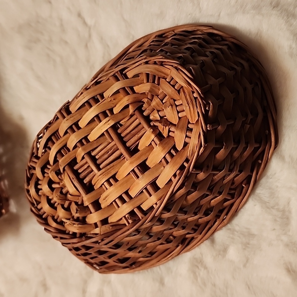 VINTAGE  🧺 BASKETS  VARIOUS  SIZES & DESIGNS - Picture 10 of 15